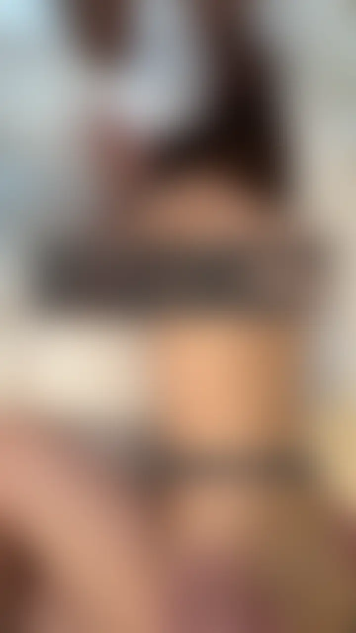 かるとした後、デカチン軍団と追いセックス編
軍団さんにたくさん中出しされました。
イラマチオは喉奥まで苦しくも気持ちよかったそうです。
過去コンテンツを1本化し投稿。 (2/2)