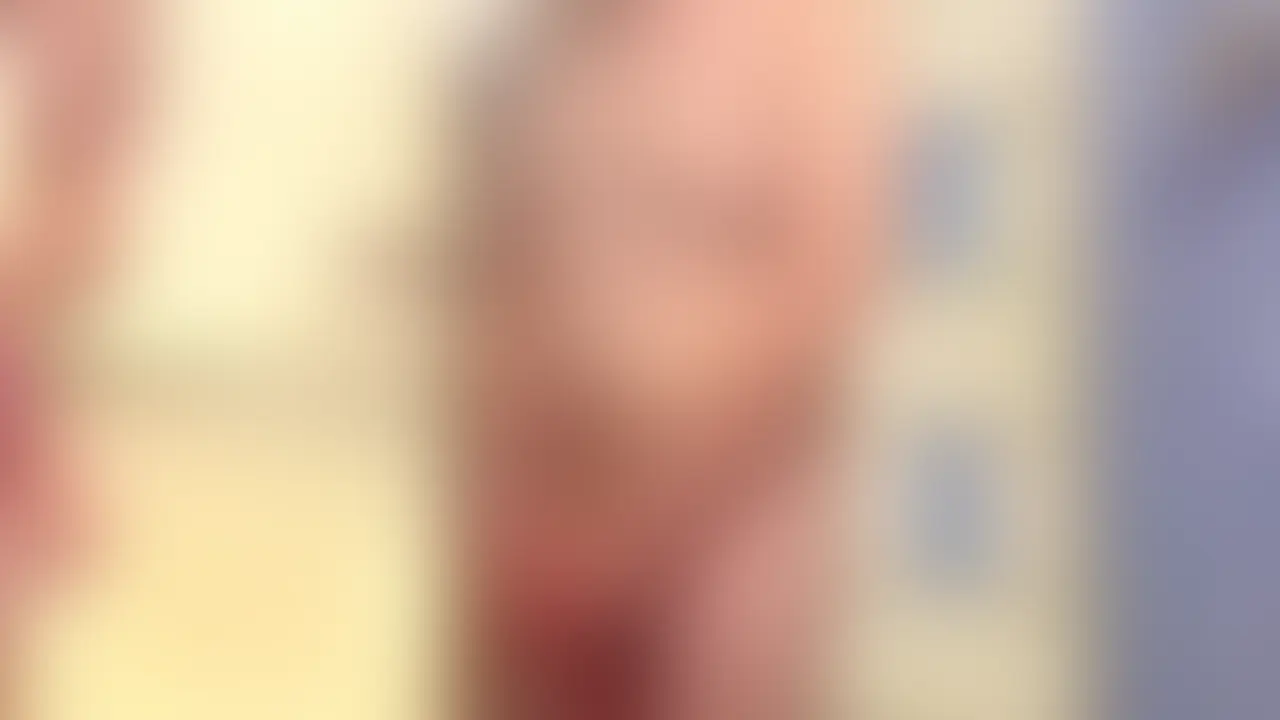 ぽっちゃり君のちんちんマッサージ体験。感じやすい子で、デカチン。ちんちんを触ると直ぐに声が出ちゃう。亀頭責めされる... sample 1