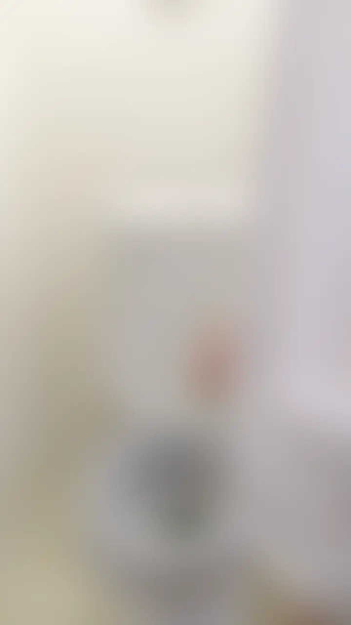黒髪少女(20歳)トイレで...
電マを使いソロプレイ。
真面目そうな見た目で中身はえろい。
素人の魅力が詰まったモデルさんです。 (2/2)
