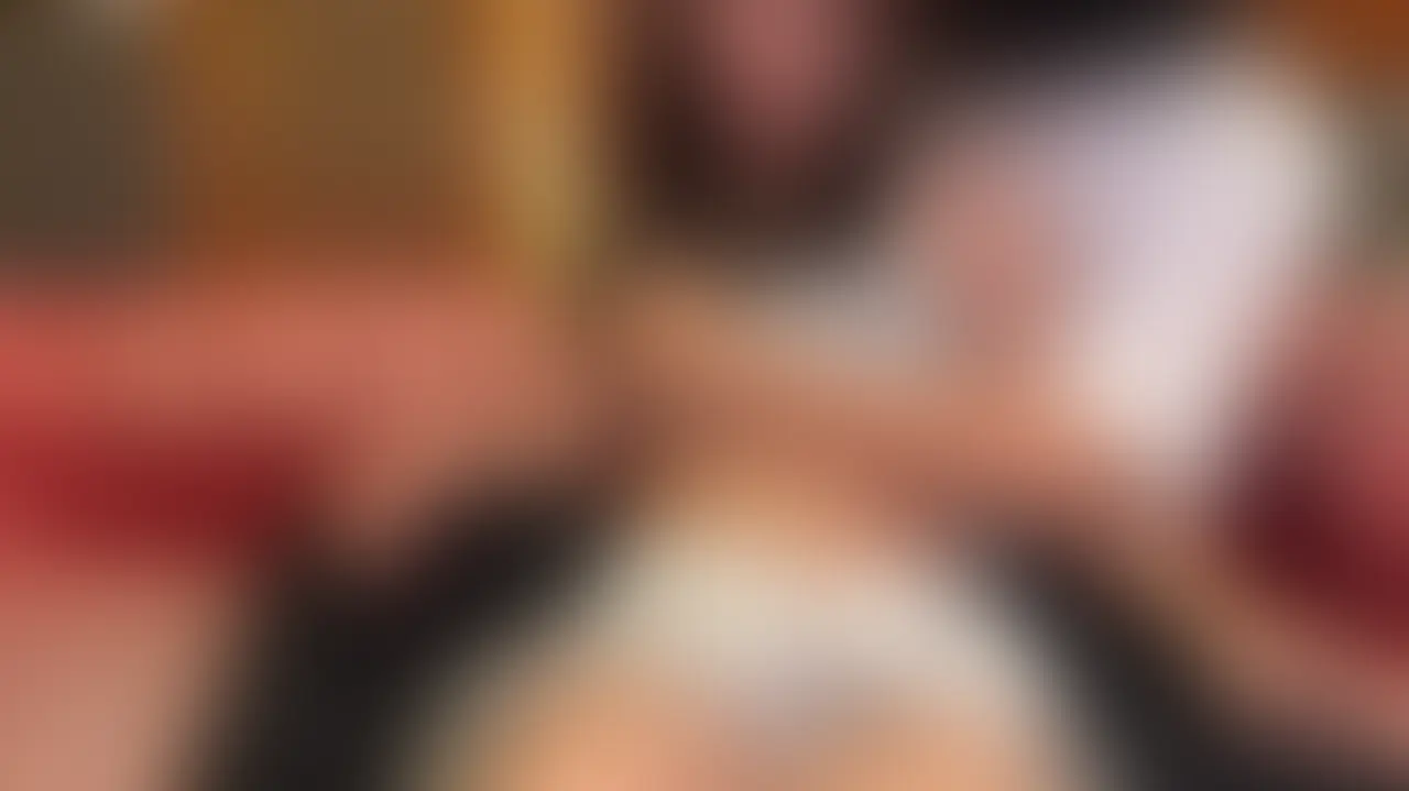 同伴前に会いにきてくれた美人キャバ嬢ちゃんとの汗だく交尾
乳首イキからはじまり
クリと中でもう何回イッたか分からないほどイかされ続ける姿は圧巻
クリをかりかりしたり電マを押し付けたりで散々イかされた後に指を奥まで入れてポルチオとんとんで爆イキ
仕上げはおちんちんで奥を突き続け犯せる限りをつくす
ガニ股座りで前屈みにさせ後ろから出し入れする交尾スタイルも必見
美人キャバ嬢ちゃんは体力の余る限り絶頂し続けて快楽堕ち
「もつイキたくない」って懇願するけど動きは止めてもらえずポルチオは常に刺激され
すぐに「イクーっ!」とイかされ叫ぶオホ声と痙攣も見どころ (2/2)