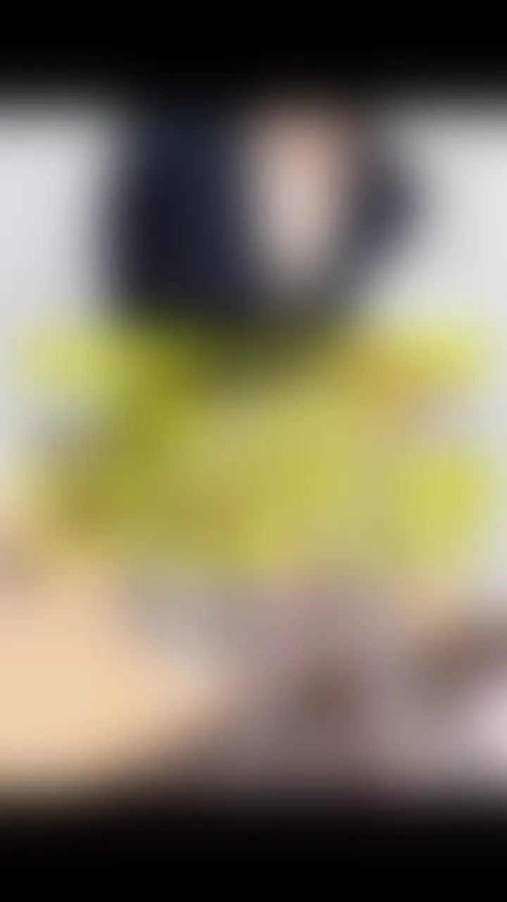 全身網タイツの変態ちゃんとハメ撮りセックス個人撮影！！
おっぱい攻めから手マンでイカセ
乳首舐め＆太ももコキ
喉奥イラマチオ
濃厚フェラとチクラチオ
チンポ挿入イカセから射精！
※単品購入可能です。 (2/2)