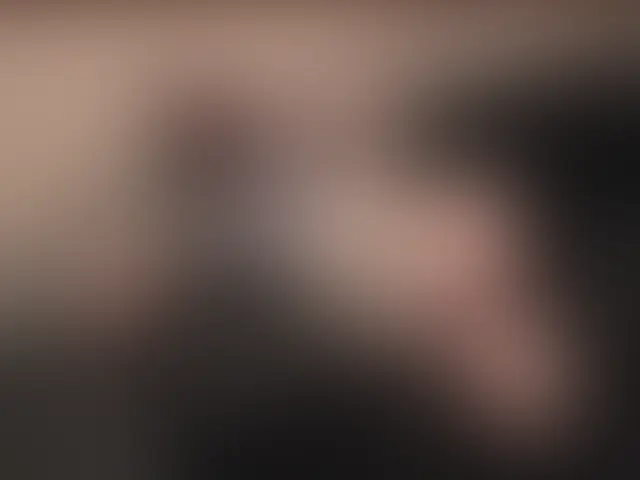 【本編完全顔出し】
case.018 今日はこの子で抜きます。予想外に上手なフェラに興奮したからです。
撮影時期:2006年ごろ?
名前:りみちゃん
年齢:1☓歳
性格:おしゃべり好きな愛嬌◎娘。
――――――――
口を開けば「彼氏のSEXが下手で~」って...。
全然イったことないらしい。
じゃーオジとSEXしますか、ってならないでしょw
学校じゃ教えてくれないオジSEX。
ねっとり、性癖から弄られるかのような。
j●×オジ=エロい (2/2)