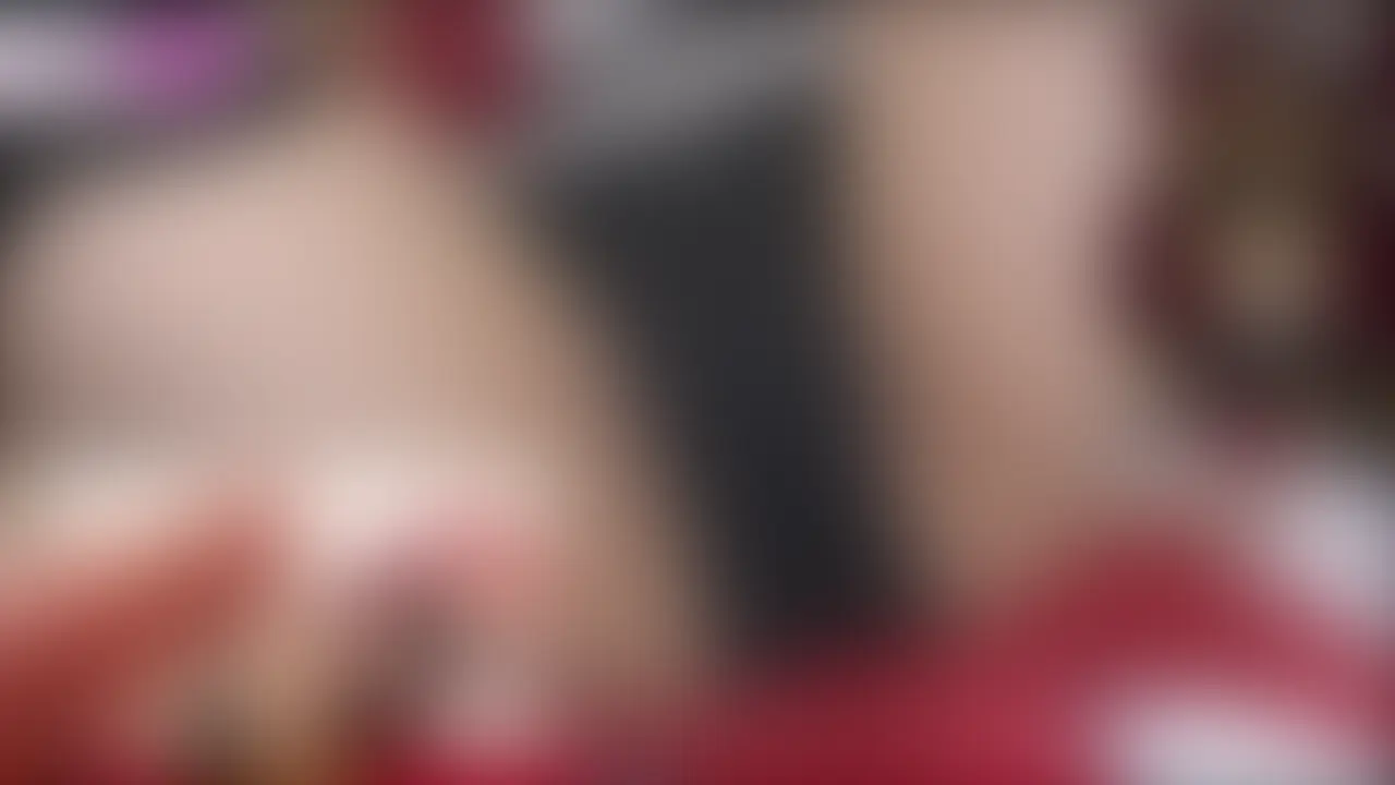 (2/4)CP15-PI03 ラブジュース検定!!26歳アパレル店員美人レイヤーが挑戦。目隠し玩具責めでガチ絶叫!!前編
【作品紹介】
企画シリーズ第一弾はラブジュース検定!!
目隠しして身動きが取れなくなった女性を気持ち良くして愛液をどれくらい溢れさせるか!!を測ります!!
愛撫していく毎にパンティに染みが広がっていく様はまさに極フェチのエロ!!
本作では大人気作品fa〇eから派生プリズマ☆イリ〇のヒロインの一人、
ク〇エ・フォン・アインツベルンのアーチャー衣装コス!!
コスプレイヤーさんで普段はアパレル店員という26歳のMちゃん
下記のフェチさんに刺さってくれるでしょう
・パンツの染みフェチ
・目隠しフェチ
・コスプレフェチ
・絶叫フェチ???
ちなみに後編は沢山いじめて敏感になったあそこをごんぶと棒で
突きまくっています!!後編もお楽しみに!! (2/2)