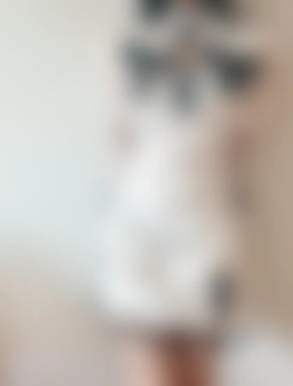 Yui♡「初めてのコスプレ着てみたの、どうかな？ 撮り慣れてないけど、上手になりたいな〜 （フォロワーさんがプレゼントしてくれました♡）」の投稿サムネイル