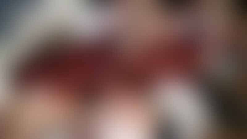 妻に群がる4人の男性達!!夫の前で連続中出し
ネットの募集で集まってくれた変態男性達4人
4人は年齢もバラバラ
体系もバラバラ
もちろん、性器もテクニックも・・・バラバラ
そんな4人が妻を囲み5P
妻を揉みくちゃに!!
右手にもチ○ポ、左手にもチ○ポ、、もちろんアソコにもチ○ポ!
これでも、一本のチ○ポが余る・・・
夫の目の前でチ○ポ漬けになる妻!! (2/2)