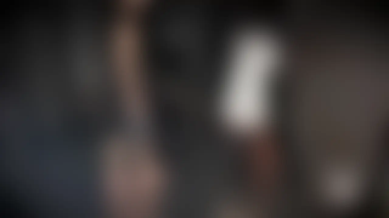【閲覧注意!!良い子はマネしちゃいけないプレイ第二弾】
*本動画はバチボコにされたいというドM女子の願望を叶えた合意に基づく作品です*
*激しいプレイを伴う映像ですので耐性のない方のご視聴はお控えください*
福岡のSMルームに「捨ててもいい服を持ってきて」と仲良しちゃんを呼びつけた。
SM什器の置かれた無機質な空間で始まるのは擬似レ■ププレイ。
合意に基づく擬似とはいえ、バチボコに手加減はなし。
本気で怯え、本気で泣き叫び、本気で「助けて」と懇願する。
そんなことなど意に介さずボコボコに。
抗う気力を奪うために衣服を切り裂き、ガムテープでグルグル巻きにし、ビニール袋を被せての呼吸管理。
上の口も下の口も使い切り、最後は顔にぶっかけ。
最後は汚れた身体を綺麗にするという大義名分で行う水責め。
※この後現場となったホテルにお泊まりしたくらい仲良しです※ (2/2)