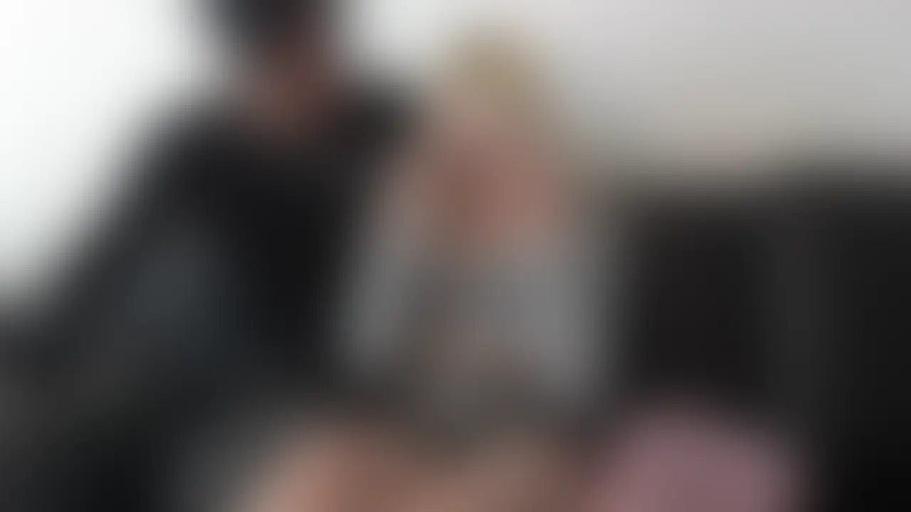 【目出し】色白金髪の可愛すぎる裏アカ女子ちゃんと生えっち
この顔で声も可愛くてFカップあるのは反則
それにいじめると潮まで吹いちゃいます、、 (2/2)