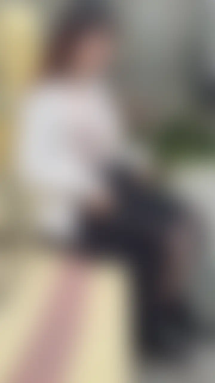 ねねねさん、23.5cm激弱足裏くすぐり！5分15秒


スニーカー脱ぎ20秒撮影しております！
足を動かしてしまうレベルまではありませんが、ずっと笑っていました！
ツイッターでキャンペーン等行っております！ ID:FDksgr3
ねねねさんX: neneamane (2/2)