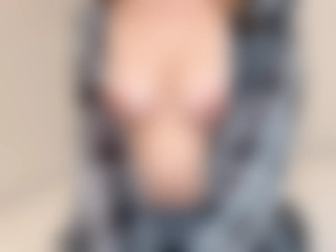 モカ「【2日間限定・購入規制あり】 現役アイドルセンターのちくび解禁。 SNSで想定以上に拡散されてしまったため、他への流出などを避けるために２日間限定の公開かつ、購」の投稿サムネイル