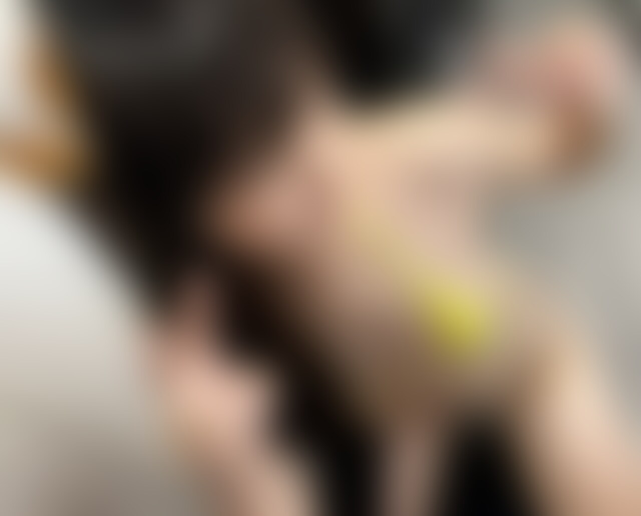 【個撮】卒業したてIO代ドM女 「大きぃ…無理ぃ…」激しくイラマ♥最後は涎ダラダラダブルピース
========================
知人からの紹介です。
パッと見は普通の女子大生。
ただの変態ドM女です。
ハメ撮りしたのですが、
終わった後になって、
どうしてもイラマはして欲しいと頼まれ、
撮る予定無かったのですが、撮ったので、短いですが公開します。
「大きい…むりぃ…」と急に怖気づいてましたが、
しっかり喉奥までち〇ぽを咥えこんで、嗚咽して涎垂らしながら、
「美味しい…♥」と言う始末。
ゴボゴボ言いながらメチャクチャむせてましたが、
最後はしっかりダブルピースしながら「イラマ最高…♥」
「いいね」をたくさんもらえると投稿頻度を増やす励みになります。頑張ります。
=============== (2/2)