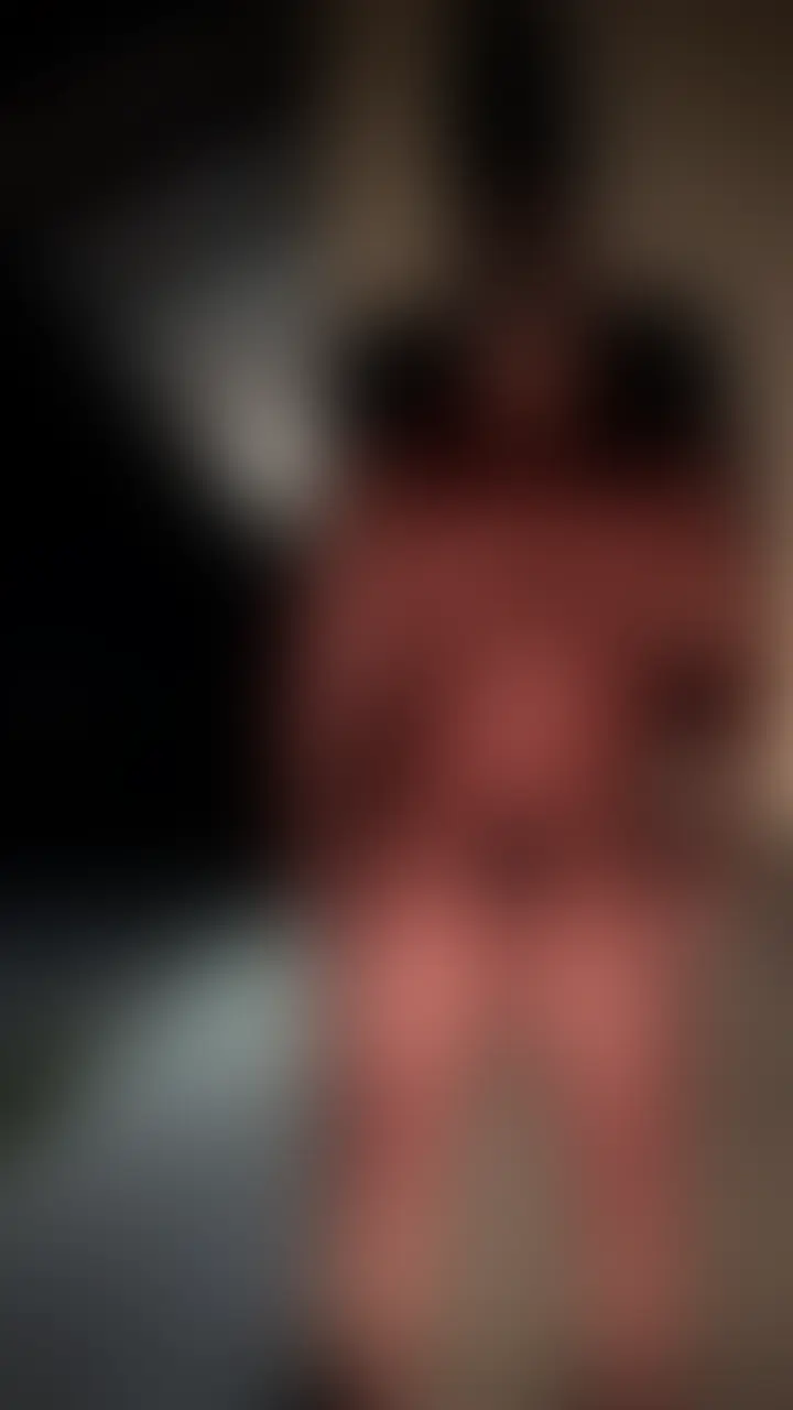 野外トイレ全裸オナニーのあとフェラ手コキ射精 sample 1