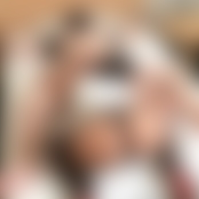 体重100kg近い巨漢くんをイジメてきた♡
大きいカラダしてるくせにかわいい声で喘ぐから
顔面騎乗で♡
ナマで挿れてあげたらすぐイっちゃった♡ (2/2)