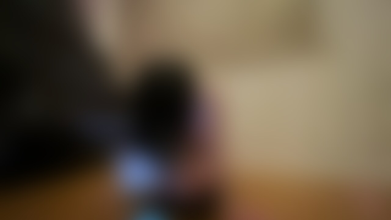 猫除けの上に正座🐰Aアングル (2/2)