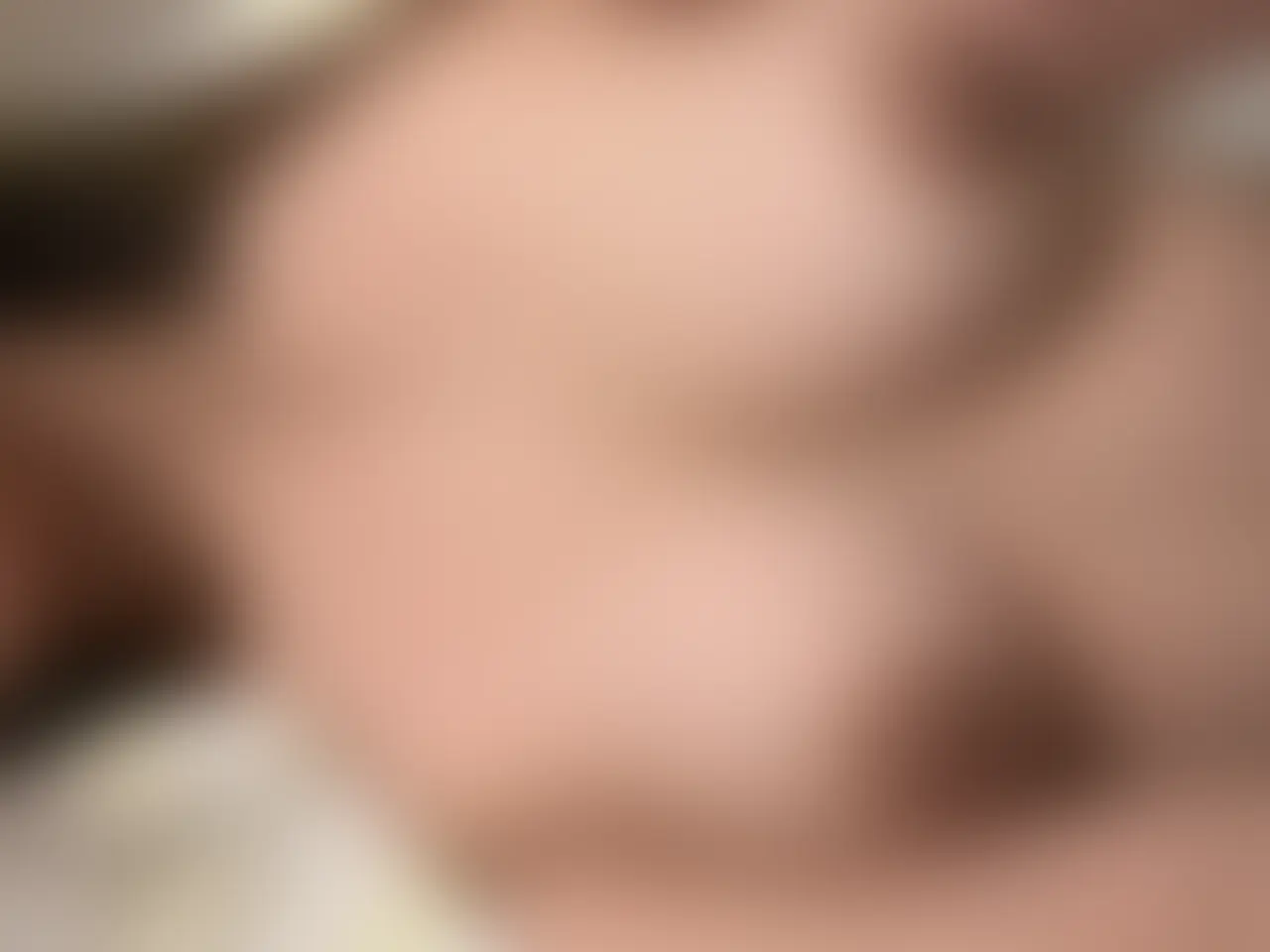 ゆちゃん「お風呂上がりの今日のおっぱい💕 乳輪周りに生えてる産毛がえっちじゃない？？笑🫣 下着姿とかもみたかったりする？？」の投稿サムネイル