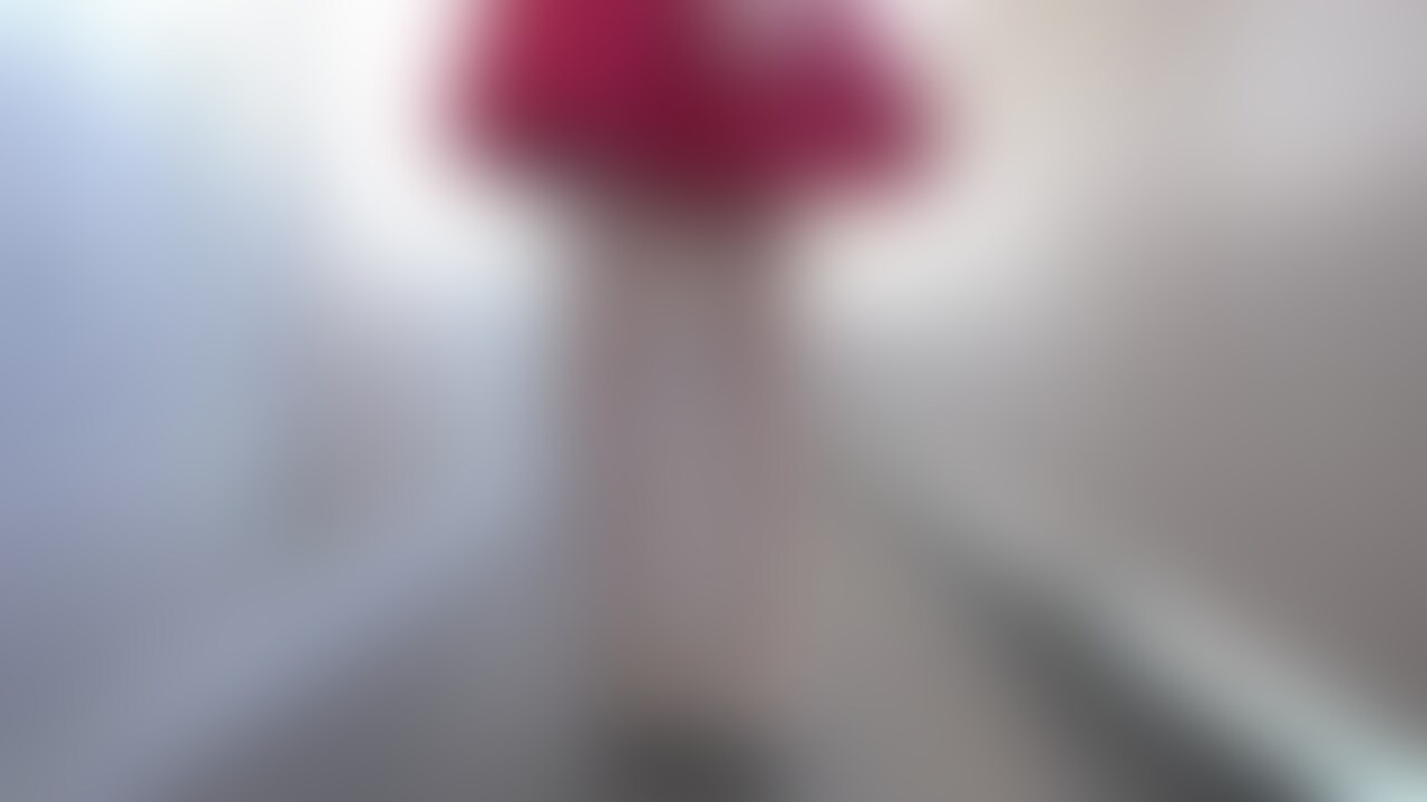 180度の開脚が出来る体の柔らかい女性。
手パンで仰向けになって大股びらき。
露出の多い過激衣装、
生地の薄いスクミズを着せられて乳首ポッチ。
全裸180度開脚。 (2/2)