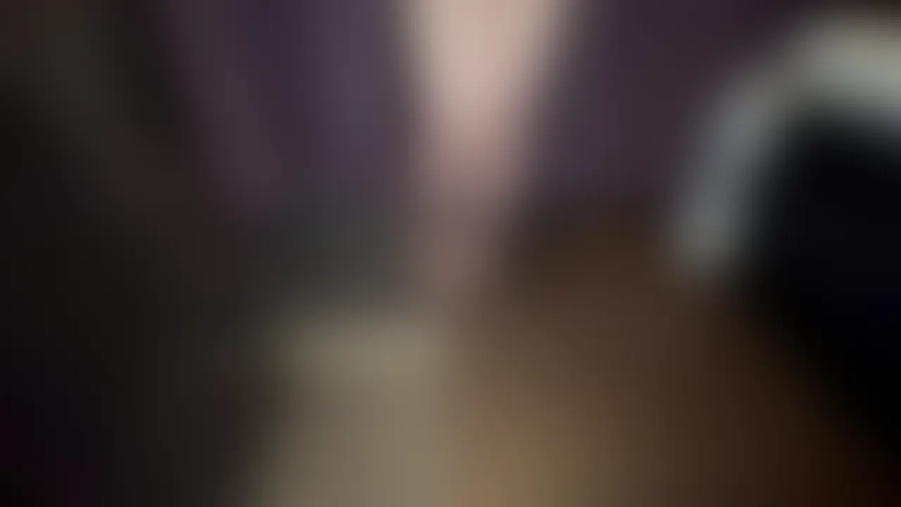 【ハメ撮り】人妻の密会不倫セックス💗連続ピストンで限界絶頂
禁断の密会…人妻 葉月の濡れすぎる不倫セックス❤️
ホテルの一室、オイルを垂らされながら全身を焦らされ、
次々と玩具と指でおまんこを責められる🫣💦
我慢できず失禁、止まらない快楽の波…🩷
そして極太おちんぽが正常位で挿入
Jカップが激しく揺れながら、何度もピストン突き❤️
最後は立ちバック、部屋に響く打音と喘ぎ声❣️
背徳と快感が交錯する、人妻の濃密不倫セックス🫶💋
※この動画はシチュエーション動画です (2/2)