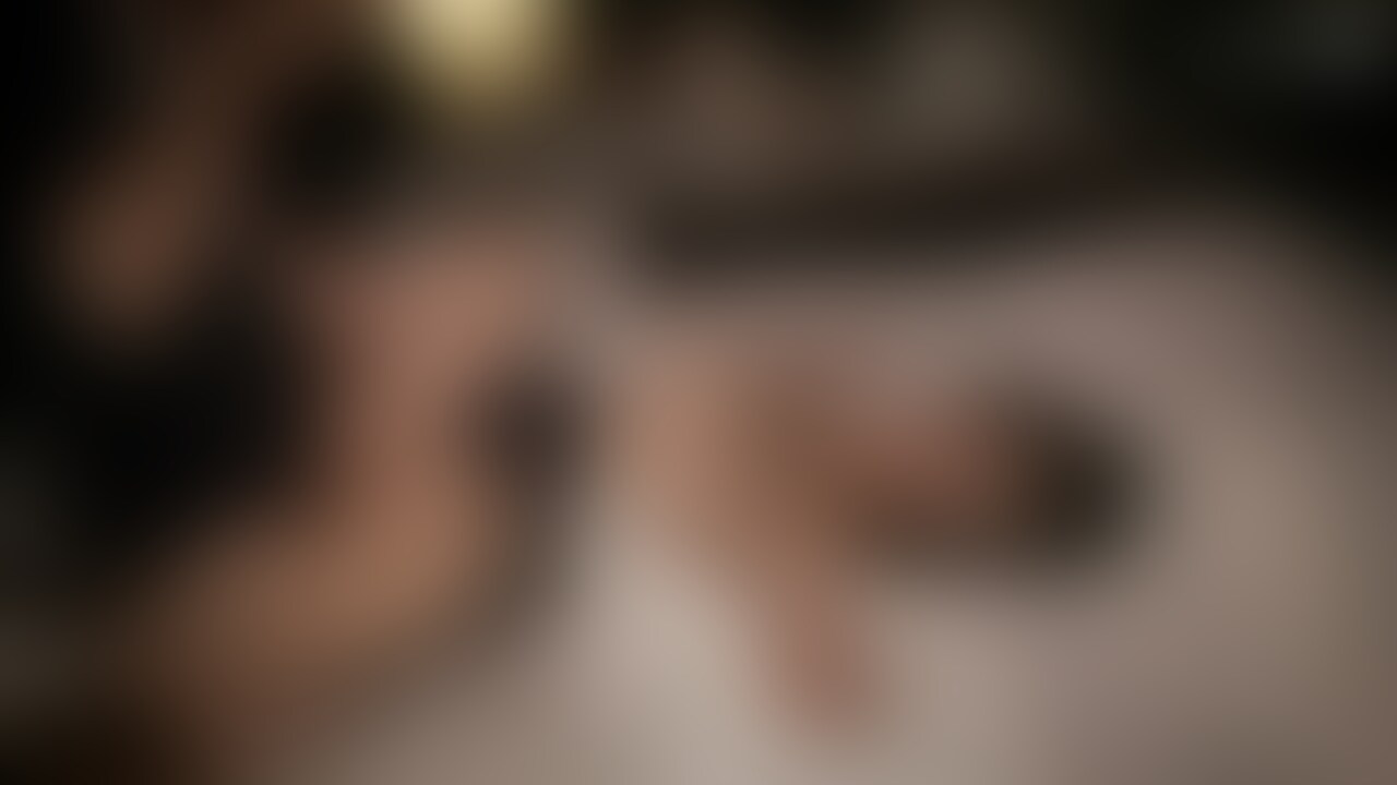 靴を履いたまま、立ちバック。ぐちゃ濡れまんこに中出しセックス。 (2/2)