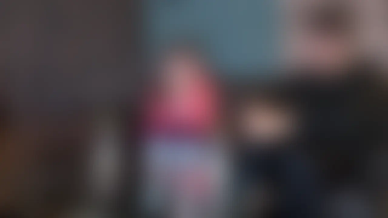 何これ よく分からないけど 耐えられません!
(Rさん25才)
彼女と会うために何度か予定組んだのですが直前でうまくいかなくなってしまって嫌われてしまったかな?とおもったのですが5度目のリスケでようやくお会いすることができました。
最初に雑談でいろいろ聞いてみました。とても気さくで明るくフレンドリーな方です。
「もしあまり気が向かなかったら中止しましょう。わたしは気にしないですから。」とはなしたのですが
「玩具使ったこと無いので興味あります。やってみたくて会ってくれたらしいです。」と話してました。
お会いしてから彼氏さんとかセフレさんとおもちゃ使ったこと無いの?って聞いたんですおもちゃは経験無いみたい。
野外は一度やったけど周囲が気になってあまり興奮できなかったらしいです。なぜ外でしたいのか分からなかったって話してました。
今もセフレさんがいるみたいなんですが よく話を聞いてみるとなんと職場の上司らしいです。
アラフィフの上司で月に一度飲みに行くようになりしばらくその関係が続いた後でいつのまにか体の関係に。
本人はハッキリ言わないけどオジサンが好きみたいですね。上司さんはネチッこく舐めるのが好きな方で今回もクンニにかなり感じてました。そういうのが好きなのかもしれません。
おもちゃ初体験も激しく感じてました。痛い?って聞いたけどすごく気持ちいいのだそうです。
高まる快感に見をよじって逃げようとしてたんですけどどんな感覚だったのか本人でないとわからない所がもどかしいです。
挿入すると気持ちいいとこに当たってるみたいで大絶叫してました。 (2/2)