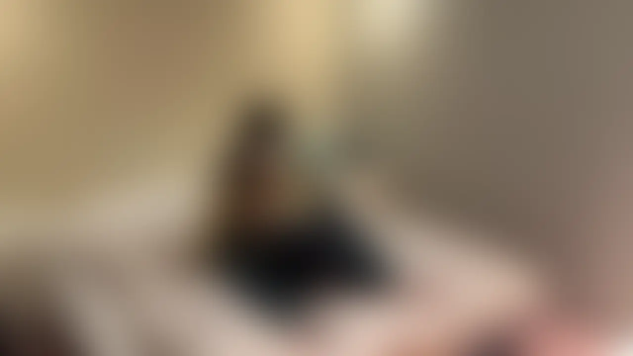 旦那に疑われている時は中出しができなくなるの🥹💦
だけどやっぱり愛し合っている人とは生でしたいし満足させたい❤️
だから生で入れて沢山我慢させてから最後だけ手で抜いてあげる🫣❤️
それでも愛し合っていられるし旦那にもバレないでこの関係を続けられる❤️ (2/2)