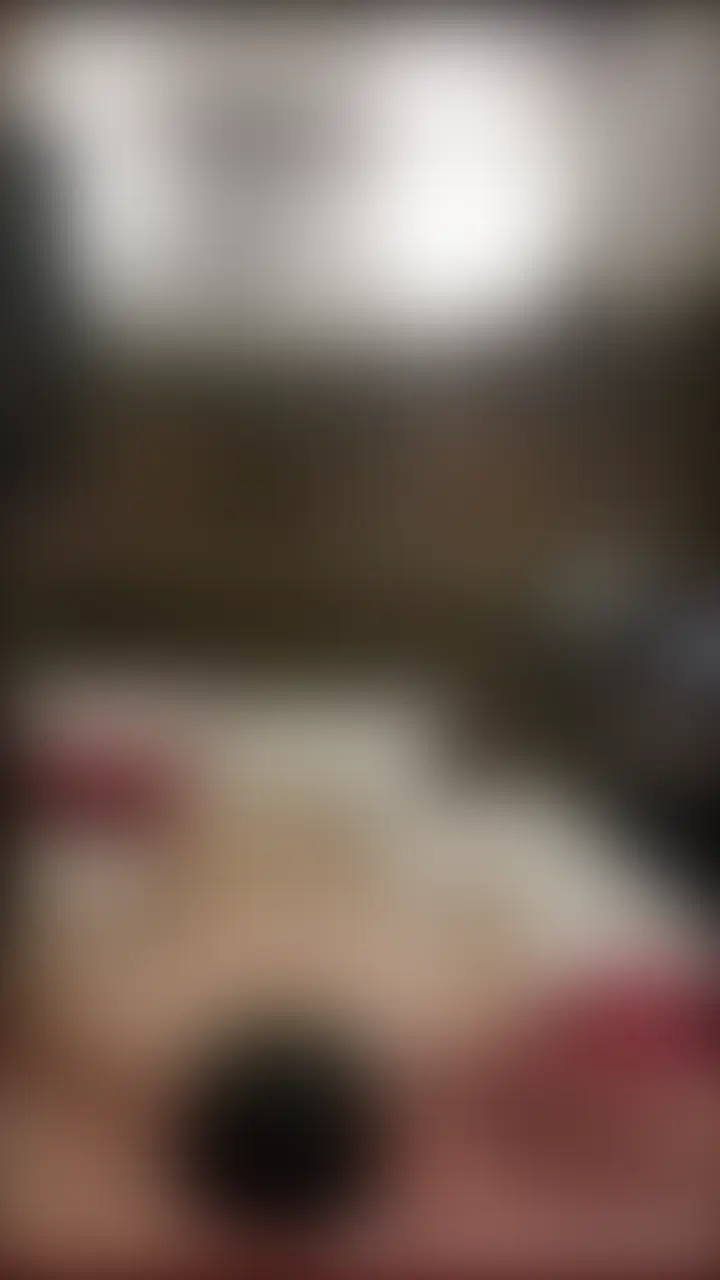 るな様の顔面騎乗呼吸管理です✨
ねぇ、座り心地よくしてもらわないとなんだから暴れないでね??
息なんてしなくても良いんだから私のお尻の下でもがいてればいいんじゃない笑?
空気ほしいなら、、、おならしてあげる笑
貴重な空気なんだからこぼさず全部吸い込んでたっぷり味わってね💕
~~~~~~~~~~~~
2アングル分の動画です
27分28秒 (2/2)