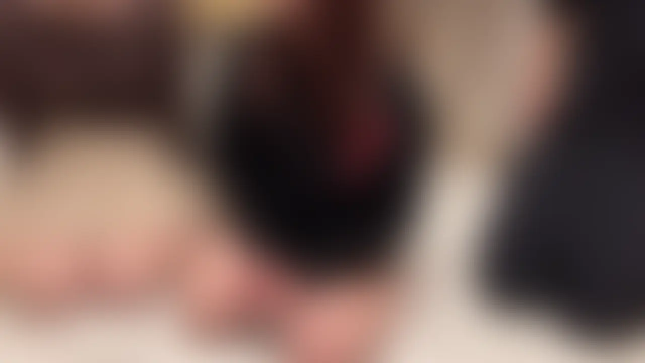 女の子2人がいる前でオナニー許可をもらい、射精を見てもらいましたw

可愛い女子2人がいる前でのオナニーは最高でしたw (2/2)