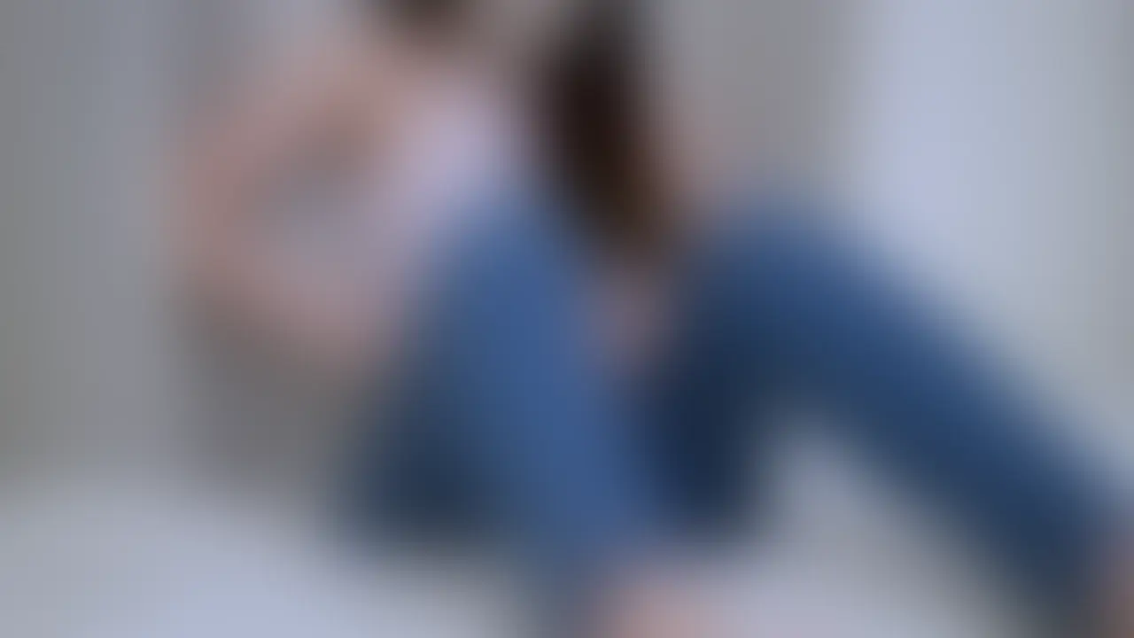 いつもの感じで撮るつもりだったのに、
後ろから撮ったらおしり見えすぎてました😣
吸うやつ使ってるところもちゃんと映ってて、あとから見返して自分で恥ずかしくなったやつです。
リアルな感じ残したかったから、あえてそのままにしました。
こういう無加工っぽい雰囲気好きな人いたら見てほしいです😣 (2/2)