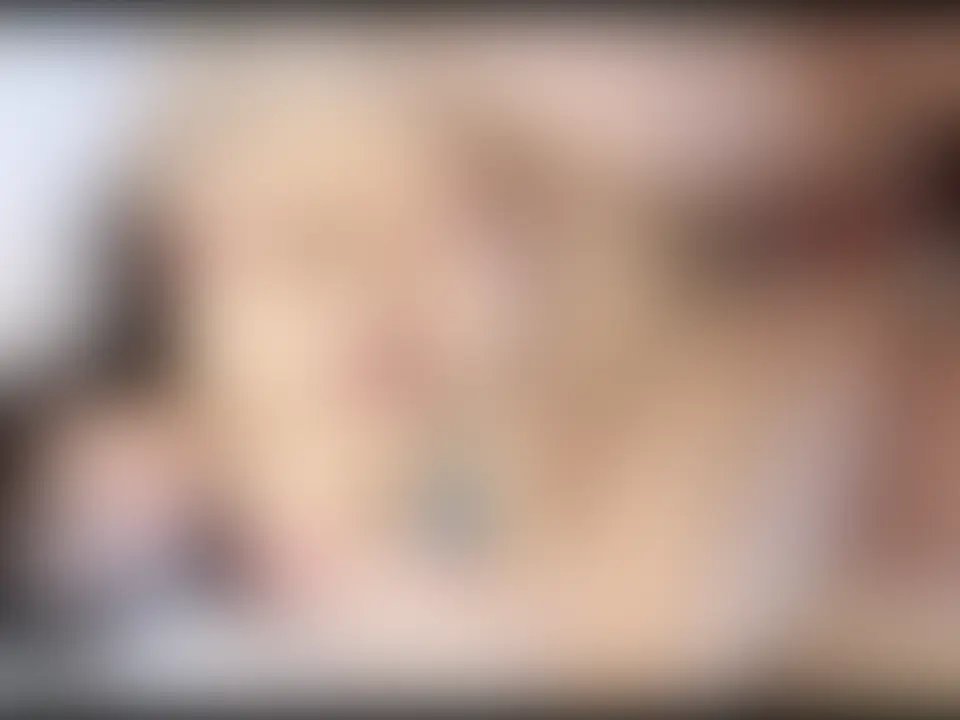 🩷単品購入50%OFFしたよ

【プラチナ会員様以上向け動画】🎥
カメラマンさんにいっぱいズコズコ突かれてしまいました💗推し活して頂いているカメラマンさんだから許してしまいました🥰カメラマンさんのアソコも大きいし💕
最後は、正常位でお股を広げられて…中には出さないで！カメラマンさんが… (2/2)