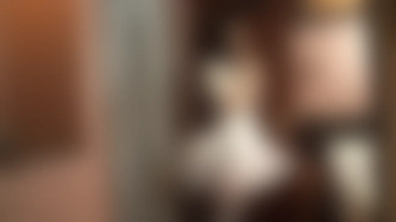 地方の女の子にフェラしてもらった動画。　アイドルになるのが夢だそうです。お気に入りの服でフェラ。奥まで咥えるディープスロートがたまらないです。どこで覚えたんでしょうか？すごく気持ちいいフェラです。 (2/2)