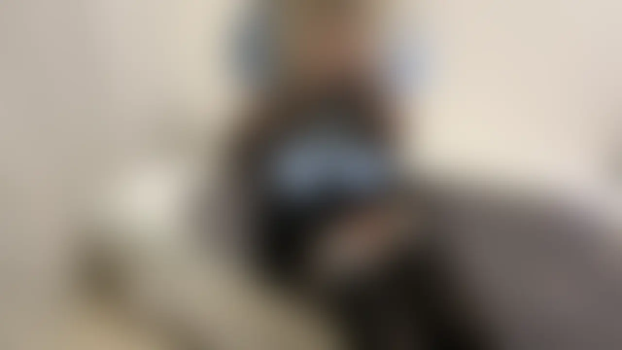 『金髪女装男子がポリスコスプレ姿でアナルローター(×2)で喘ぎながら射精🍼💕』 sample 1