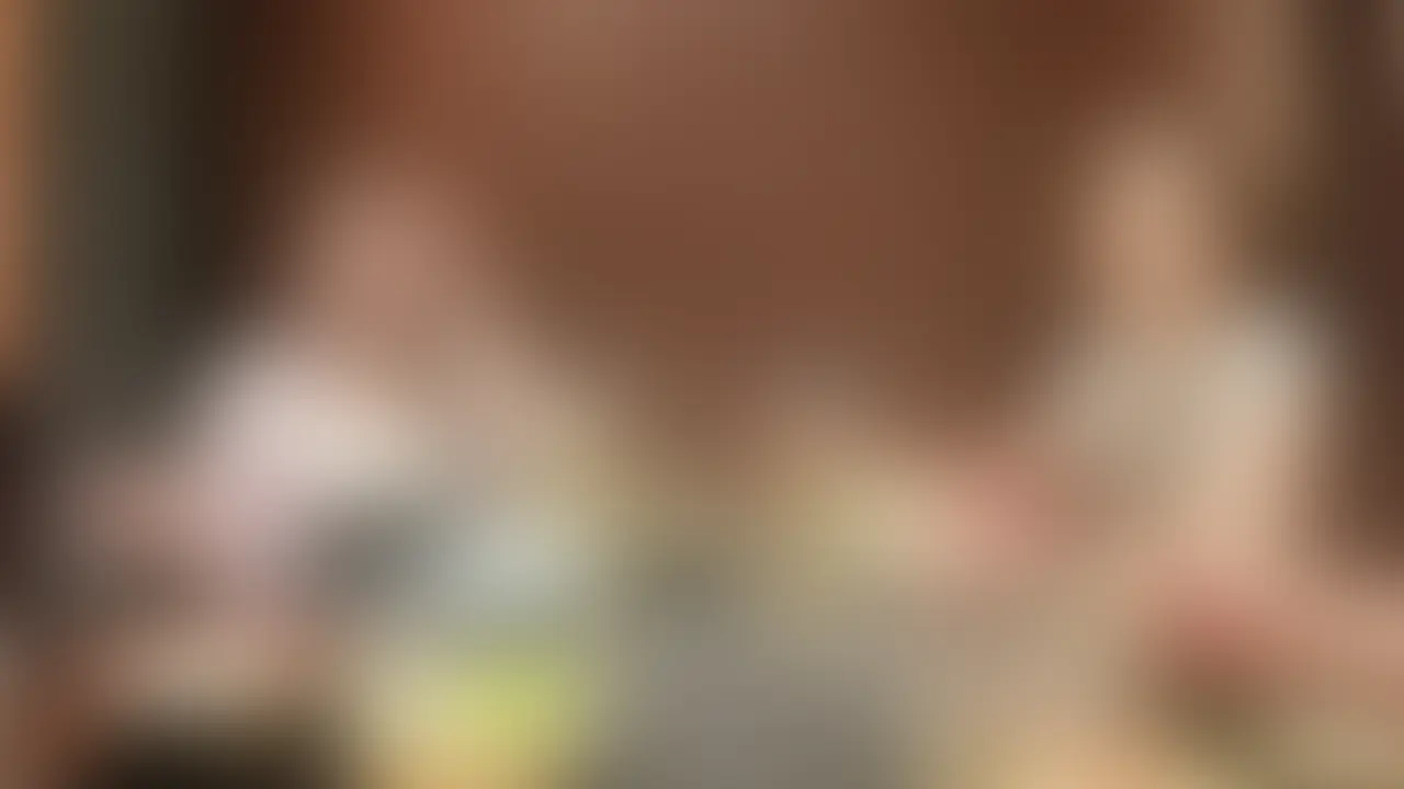【月間プレゼント対象🎁】【人気ご夫婦とコラボ♡】

※本文最後に「特別DL動画」プレゼント企画説明あり🍑

月間プレゼント詳細はこちら
https://myfans.jp/posts/f405818b-e1e9-40db-95a5-47cc7c47bf0a

お待たせしました！ついに公開、人気のご夫婦さんと夢の競演シリーズです🍑
良かったらモチベアップの為「いいね」お願いします♡

今回はXでも人気の「にゃたろうさんご夫婦」とエッチな遊びをしてきました😙

過去に一度お会いして面識はあって、その時から仲睦まじいお二人を素直に尊敬していました♡
（別に私たちが不仲というわけではありませんよ？笑）

奥様（にゃた妻さん）も可愛らしいし、旦那様もユーモア溢れ気さくなお人柄・・

本編では冒頭から夫婦アカウントあるあるな話や、爆弾トークもあって普通に面白いです😂
にゃたろうさんのトークスキルの高さがツボでした。

エロの本編では、今回単独さんを公募で2名選んで相手してもらいました♡

棒当てクイズやWフェラ、複数プレイなど、「女性が2人以上いなければできない！」っていう醍醐味ばかり集めた作品です。

今回はご意向により、私のチャンネルだけの「独占配信」になります。私のファンの方はもちろん、にゃたろうさんご夫婦を知っている方も是非ご覧くださいね♡

※にゃたろうさんご夫婦も「ガチ素人」なので顔モザは強めに掛けさせてもらっています。ご了承ください！

プレゼント企画について♡

①チャンネルをフォロー
②この作品に「いいね、ブクマ」
③コメント欄にサンプル内で「私の旦那が食べていた料理名」記入

抽選で特別DL作品をプレゼント🎁
※顔出し・プレミアム加入＆顔出し単品購入者は、①～③で無条件プレゼントします♡ (2/2)