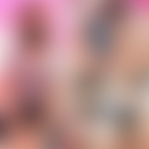 【限定公開】オナニー中にいきなりゴム無しで中出しハメ撮りされました💦(約30分)
今日の動画はとってもえちえちなので注意してください🙇♀️
とある雑誌に私のお部屋が掲載されるかもで、
色々準備してる様子を少しだけVlog撮ってみました♡
私生活感わかっちゃうからちょっと恥ずかしいけど。笑
取材ようにお部屋ディスプレイしてて可愛いし
ちょっとスイッチ入っちゃって...
自撮りオナニーしちゃいました💦
いつもと違った雰囲気ってなんか良いよね💕
すごい敏感でエッチな汁が垂らしながら大きいバイブでひくひくしちゃった🙈
何回もイッて気持ちよくなったし
スッキリお片付けして寝ようって思ってたら......
この日は友達がお部屋の撮影に手伝い来てくれてたんだけど、
すっかり帰ってると思って油断してました🥺
まさかのずっとオナ声聞かれてた。
オナ声聞いてシコシコしてたらしくて
いきなりハメ撮りされちゃいました。。。
オナしてたくさんイッたあとだから力入らなくて、
成すがままにハメられちゃった。
気付いたらめちゃくちゃにされて中出しまでされて。
しかも奥深くに中出しされて全然出てこなくてめっちゃ焦った💦💦
安全日だからいいっか🥺 (2/2)