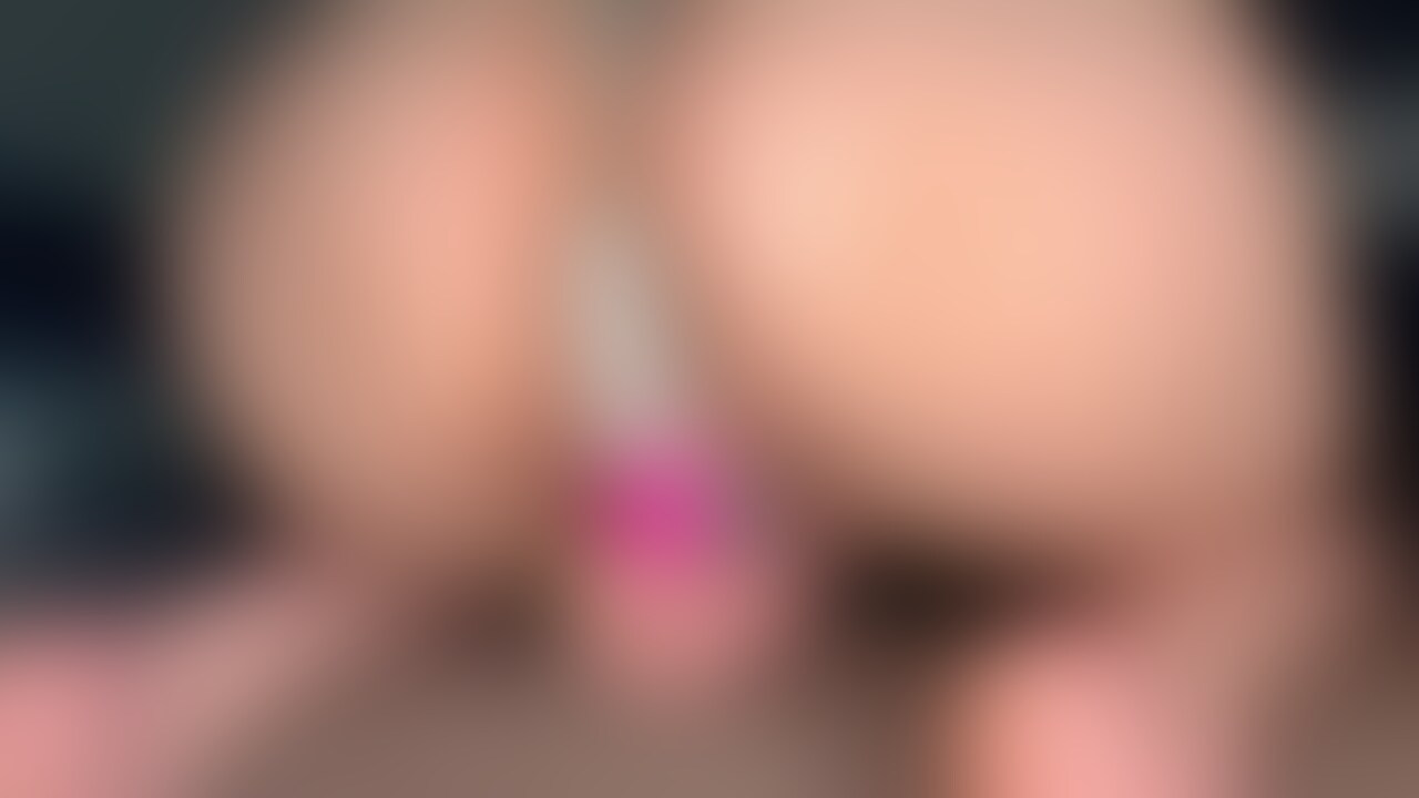 お渡しする下着を履いてクリオナニー♡
パンティお迎えして頂いて嬉しいです✨
使われること想像して人妻汁で汚しちゃいました❤️
イッてる時の動きエロいので見てくださいね! (2/2)