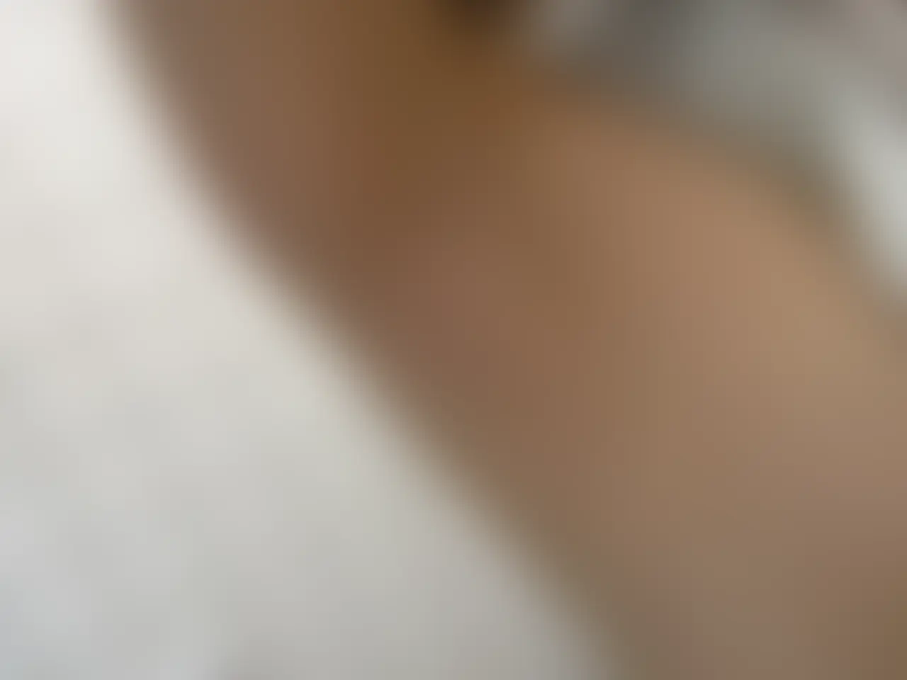 すみれ「無加工の脇… 恥ずかしい…… あんまりズームしないで欲しいけど感想欲しいなって気持ちです…♡」の投稿サムネイル