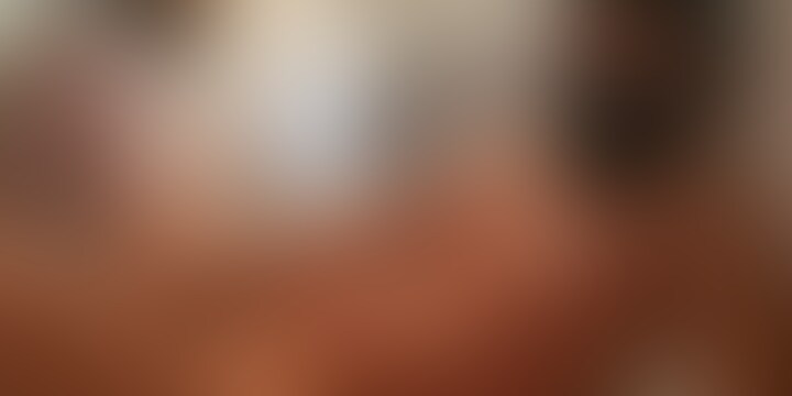 浴室の脱衣場でスマホのインカメで撮影しながら、チンポを触ってムラムラしている動画です✨ sample 1