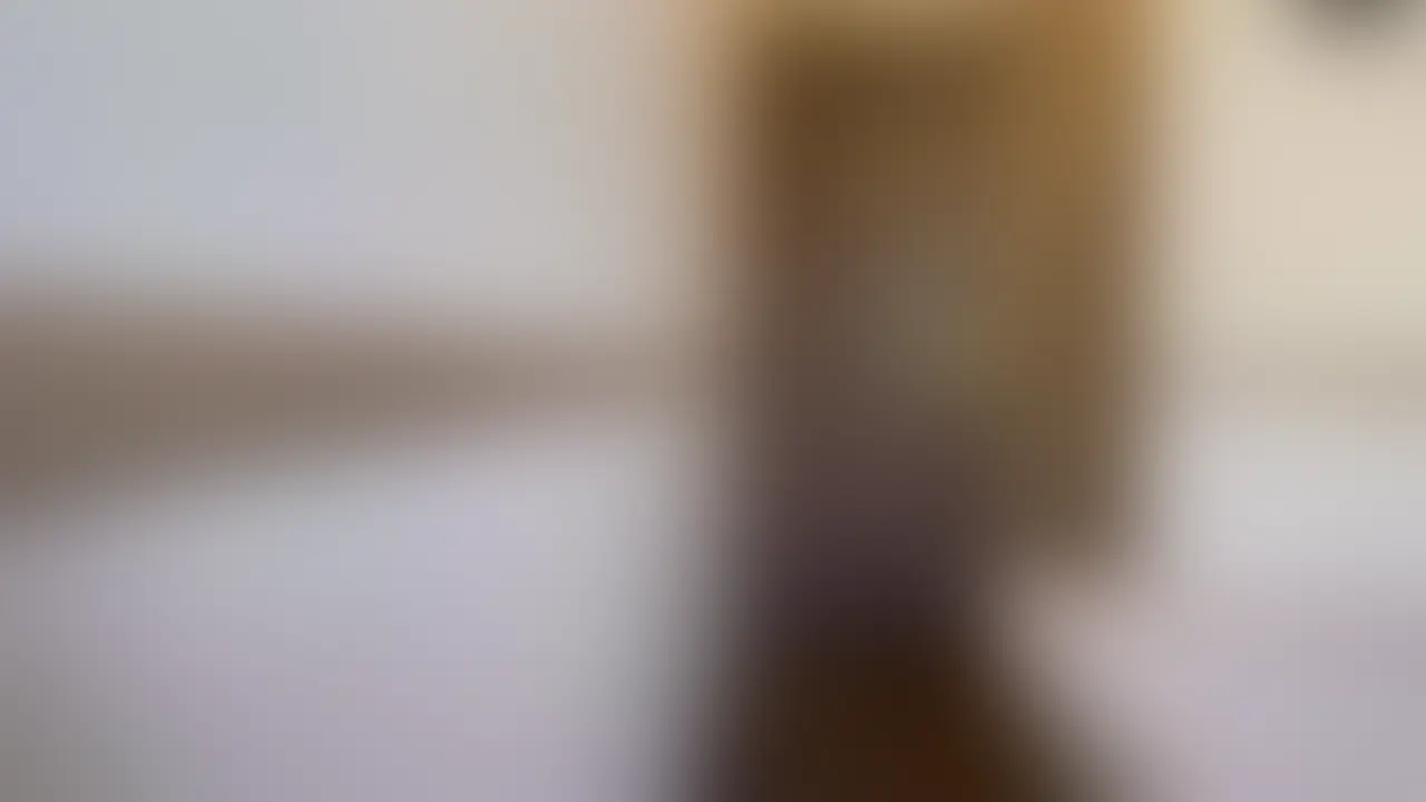 ⭐️会社の他部署の部下との密会。そもそもは、大胆にも社内メールであいつが俺に告白してきた。俺が妻子持ちなのを分かっ... sample 1