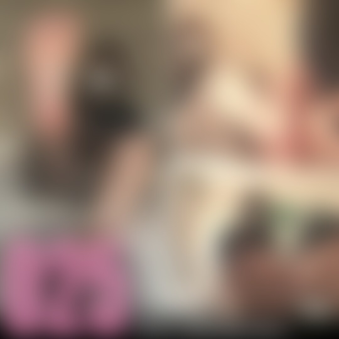 【動画】○○○美女JD りさちゃん(21)
居○○○屋でバイトした後の悪臭蒸れ足を舐める
足のサイズ:24cm
りさちゃんとは居○○○屋アルバイトが終わった後に
会うことに。
身長165cm足のサイズ24cmルックスS級!
こんな美女でもバイト後の足は匂うだろうか、
どんな味がするのか。
―考えるだけで興奮が止まりませんでした。
りさちゃん曰く、居○○○屋でのバイト中は白い長靴を履いていて特に蒸れやすいそうです。
この日もとても蒸れていたそうでシャワーを浴びたいと何度も言っていました(笑)
(もちろんシャワーは浴びさせません笑)
―さっそく匂いは、
バイトでずっと立っていた長靴の中では「汗をかいては乾いて」を繰り返したであろう汗の酸味臭が。
S級美女から放たれるこの悪臭。
バイトで履いている長靴が欲しいと切実に思いました。
色々な情景を思い浮かべながら匂いを嗅いでいるこの時、興奮しすぎて頭がクラクラしてました(笑)
我慢できずにテイスティングへ...
「しょっぱい!!」これが第一の感想でした。
蒸れては乾いてを繰り返した足は、汗と長くつの湿った靴底が混合したような強烈な味。
今まで撮影してきた子の中で一番汗の味が濃かった印象です。
美女でニオイも味も完璧な今回の作品は我ながら傑作です! (2/2)