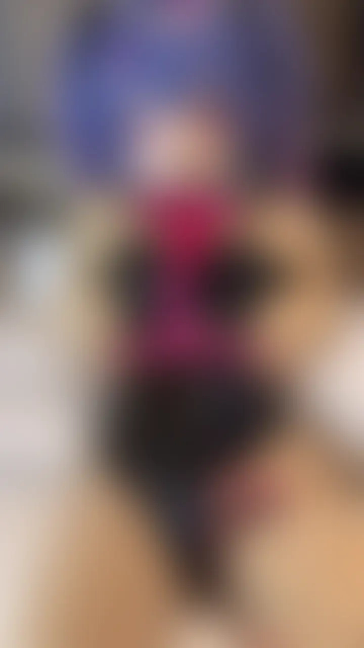 着ぐるみマスクをした女装子がS女様に手コキ責めされます (2/2)