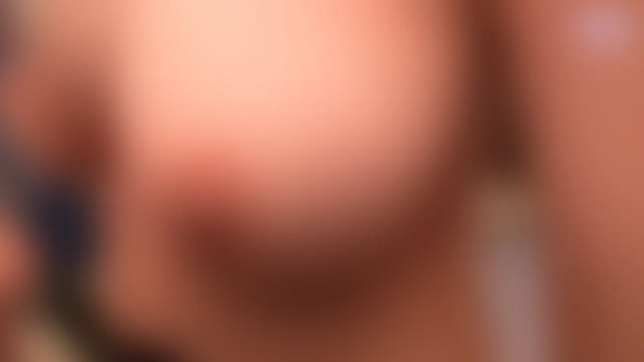 肉体がとにかくエロい名古屋ギャバ嬢さんラスト顔射動画
知り合いに撮らせてくれる素人さんを紹介してもらったので
この女性、経緯としては
イケメンの知り合いがいまして、セフレで頻繁にハメ撮りを撮らせてくれる
キャバ嬢がいまして（こちらのハメ撮りも見放題で投稿済み）
なんといいますか、イケメンの言う事は断りずらいのかわかりませんが
出て頂けることになった、もちろん女性もエロ好き、イケメン好きなので
イケメン一人追加して楽しく、気持ちよく撮影させて頂きました。
お椀型の巨乳、プリっとしたくクビレとの凹凸感、唇の分厚さ、とりあえず
ヤリタイカラダ要素は非常に強い女性でした。 (2/2)