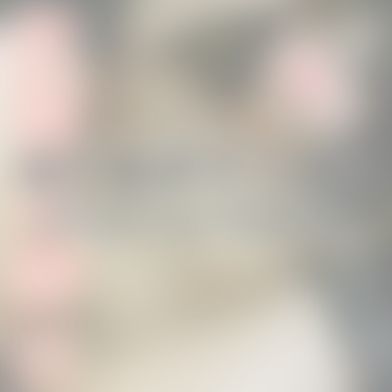 【飲みセックス】女友達と飲んでからの○○○めセックス!たぬき顔の美女が顔真っ赤にして気持ちよくなります...
今回の作品が、たぬき顔のかわいい女性まゆちゃんとの飲み会セックス作品です。
2人でワイワイとお○○○を飲んだ後に、○○○った二人によるセックス。。。実はちゃんとした撮影としてカメラを回したのですが、後半は興奮が行き過ぎてしまい、普通のプライベートセックスのようになりました。
口移しでお互いに○○○ったらオイルをぶっかけておっぱいを揉み揉み、、、
電マをパンツに入れて「あんあん」感じながら乳首責めが最高にエロい、、、
今回はフェラだけでなくクンニシーンを収録。すぐに逝ってしまうまゆちゃんにクンニするのがものすごく楽しくてかなり長い間クンニしてしまいました。
クンニしした後は、仁王立ちフェラをしてくれるまゆちゃん。上目づかいでフェラしてくれたらいよいよ挿入です。
「○○○められるの好きです」と飲み会で言っていたので首を絞めての正常位。。。元々顔が赤かったから、苦しいのかどうかわかりませんでした。
正常位後は対面騎乗位を挟んで、正常位でフィニッシュ。まゆちゃんの可愛さがにじみ出た作品になりました。 (2/2)