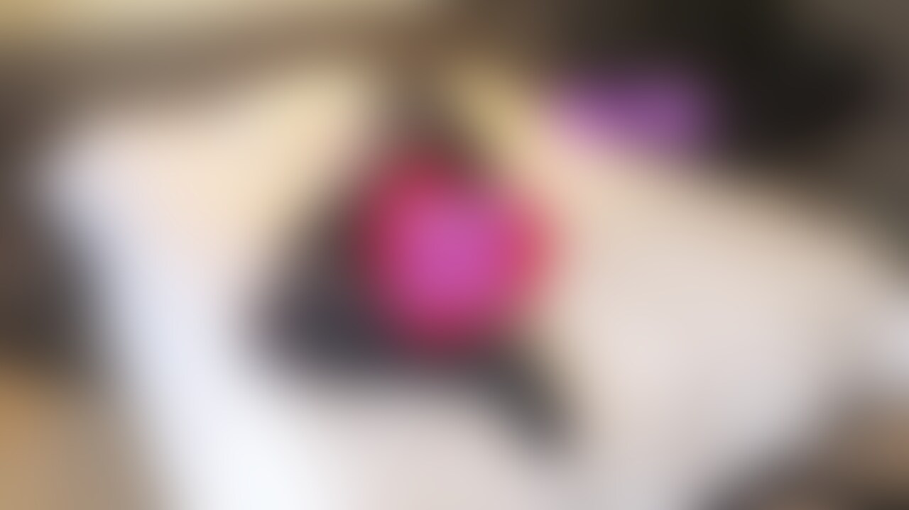 ベッドの女装男子をコソ撮り💜 sample 1