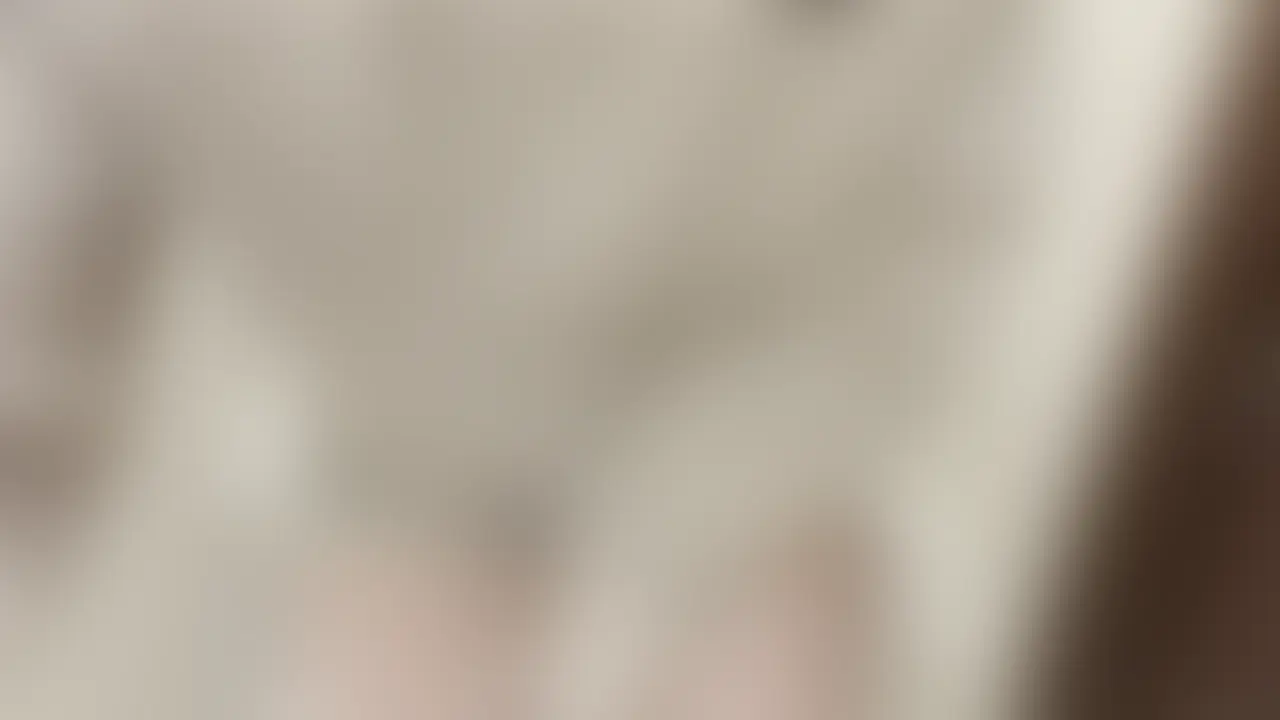 週末は妹ちゃんがたまに泊まりに来るんだけど…( ◜ω◝ )
実質的なオナ禁状態だったのですが…2日目にしてもう無理！！！ということで、、、
妹ちゃんが寝静まったあと！！！
こっそりトイレでしちゃう作戦を！決行です！！！！

ついでに撮影もしちゃったんだけど、いつもみたいに三脚設置する余裕なんてなかったから手持ちで撮ったよ、、笑
しかも静かにサクッと終わらせるつもりが、なぜかおま○こから本気汁たくさん出ちゃう日で、、グチョグチョ音がめっちゃ出て焦りました。。。 (2/2)