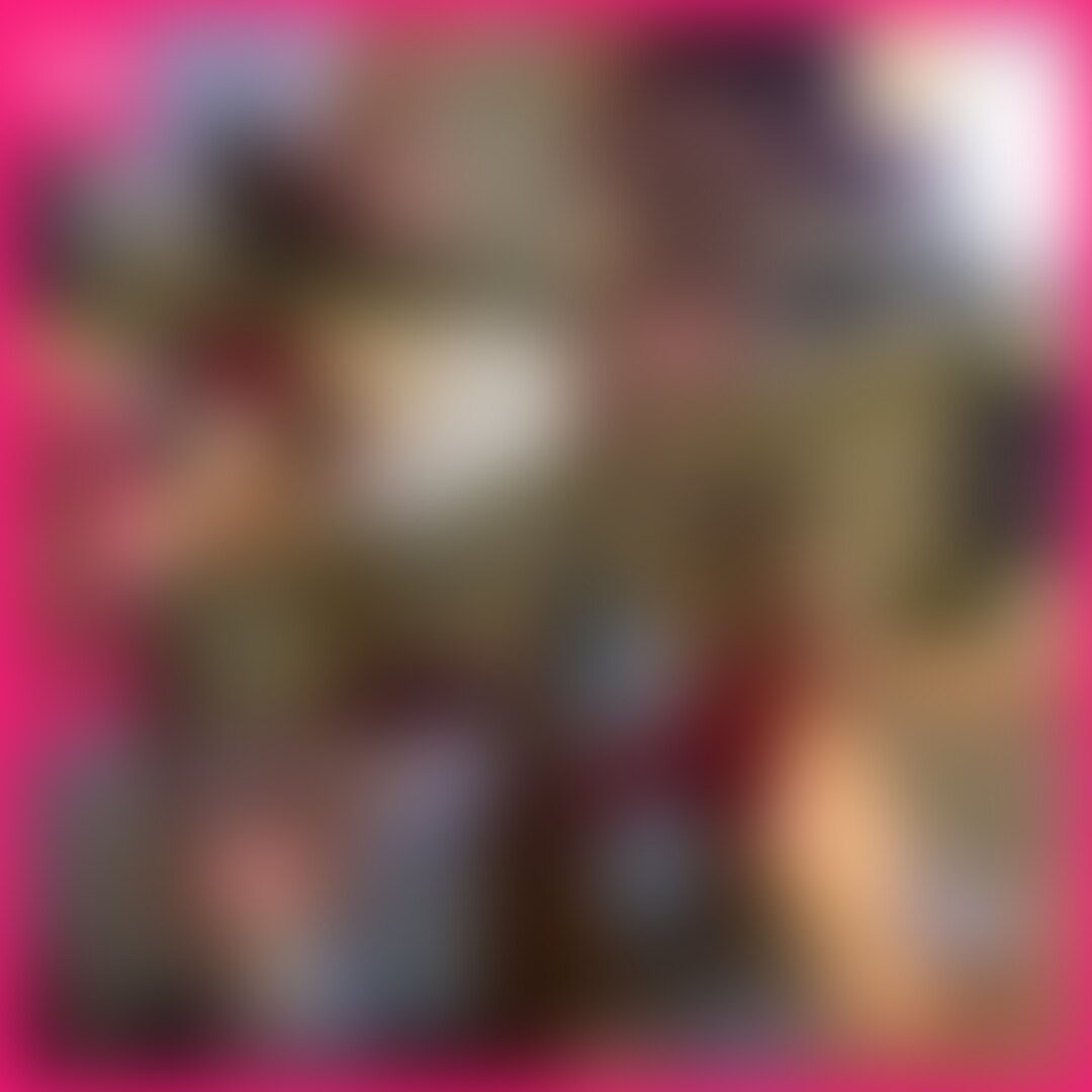 平日の朝7時、ご近所さんは出社やの時間・・・。🧑💼🏫当然ボクも仕事に行かなければならないのですが、ゆりの動画を編集していたらムラムラしてしまって、時間を考えず朝っぱらから、ゆりにいやらしいメス穴をかしてもらいちゃいました🥰
家庭ごみを捨てにいくゆりを発見したので、戻ってくるときに仕掛けていきます笑📹
もどってきたので、
ちょっと強めにでもやさしくキスをすると、戸惑いながらも、なんだか嬉しそうな表情に😊
ゆりの私服を脱がし、立ちバックの態勢にさせます。
「ヌプッ、クちゅっ」とすぐにおまんこにおちんちんが入ります。
おちんちんを口でご奉仕しただけなのに、こんなに濡れてるのって、みんなに見られてやっぱ下品なおまんこになってますね・・・。
玄関の向こうでは、ご近所さんの出社・登校時間ですが、かまいません。
今はこの変態おまんこを味わうのが先です。
玄関の向こうには人がいるかもしれないのに・・・。
靴を履いたまま、立ちバックでかまわず突きます。
そのたびに、声を抑えながらも、可愛い声で鳴きます。
今度は玄関に膝をつかせながら、バックで挿入
最初は嫌がっていたのに、もうおまんこはぐちょぐちょです。
きちんとおちんちんを受け入れ、精子を絞り出そうときつくなってきました。
おちんちんが、ゆりの子宮に当たる感じがして、そのたびにいやらしいメスの声をあげます。
エロさにがまんできなくなってきました。
「やっべ、ゆり、もうイクっ、出すぞ」
動物の交尾のように、バックの態勢で可愛いお尻に精子をぶっかけました。
玄関の向こうでは、ご近所さんの出社・登〇時間なのに、1つドアを挟んだ先で、こんなにエロいことやっちゃってるなんて、なんかゾクゾクしてきませんか?
らいおん会員の皆様🦁🐰
その様子は、動画本編でぜひお楽しみください! (2/2)