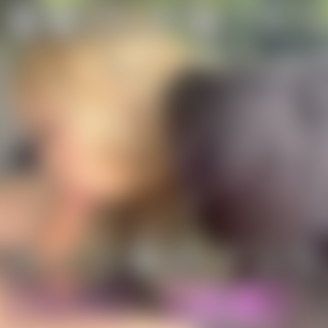 【value】
※後編
※すみません、前編後編にわけるつもりはなかったのですが、後編のフェラシーンのモザイク処理を攻めすぎてなかなか審査が通らず時間がかかってしまいました。が、やっと完成しました！いよいよ後編ですお楽しみください！ちなみにサンプル部分は前編シーンも含んでおります。

【撮影の裏側】
パンツスーツでパツパツのドエロ尻見せつけからの、車内で他人棒ちんぽ堪能動画を撮影しました。口内発射から手のひらに精子垂らしの定番撮影です。
フェラ尻とフェラ顔を同時に楽しめるよう編集しています。
実はこの日2回目の精子吸引です。正直なところ、フェラ好きの不倫相手のちんぽなら、２回目なんて楽勝な感じで抜けちゃいますｗ
旦那はフェラでいけない人なので強敵なのですが、だいたいの雑魚ちんぽなら数分で処理できます。
フェラチオ講座でも開いて生徒募集しようかなｗ (2/2)