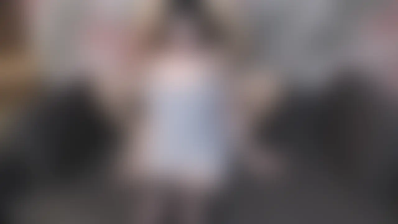 新しい年度は職場での人事の移動があります。
私はパートなので殆ど影響はありませんが、彼の方がにわかに忙しくなり、これまでのペースでは会えなくなってしまいます。
当然SEX回数が減ってしまう訳で、年々エッチな事に貪欲になっていく私の身体は感極まってしまいます。
彼と出会う事ができた今のパート先に対して感謝はしていますが、時々彼を忙しくさせる会社が恨めしくもあります(笑)
早く彼のおちんぽにむしゃぶりつきたい…。 (2/2)