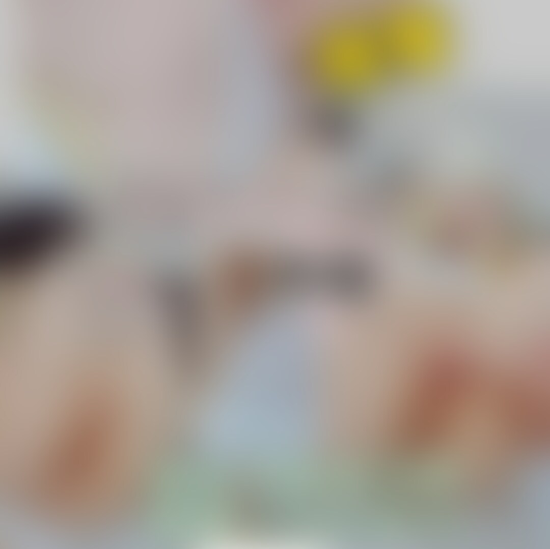 【たっぷり6分】フリーレンちゃんのぱんつ接写いじりと、ぱんつを脱がしてのおま○こドアップクリいじり
いつもいいね!ありがとうございます✨とても励みになります\(*ˊᗜˋ*)/♡
こんばんは🌃りかです
今日も1日お疲れさまでした(⑅꜆˘̤ ᵕ˘̤)꜆🍵
お帰りなさい♥️
昨日少し書かせてもらったのですが、
急な用事があって、黒髪にして少し遠出をしたり、たくさんのことがあって、帰ってきて弱気になったり戸惑う部分もあったのですが、
みなさまのご反応が嬉しくて、力をいただきました
ありがとう
優しさと、どこかに出掛けた時もみなさまが帰りや投稿を待ってくださってることが、嬉しかったです
今日は、フリーレンちゃんのぱんつ越しのスジいじりと、
ぱんつをおろしてのクリトリスいじり
【おま○こ超接写!】です♥️
自分でも恥ずかしすぎる動画ですが、楽しんでいただけたらとても嬉しいです✨
今日も1日お疲れさまでした(⑅꜆˘̤ ᵕ˘̤)꜆🍵
今日もりかの投稿見に来てくださってありがとう❤️大好きです♥️
ゆっくりお体休めてくださいね🍀 (2/2)