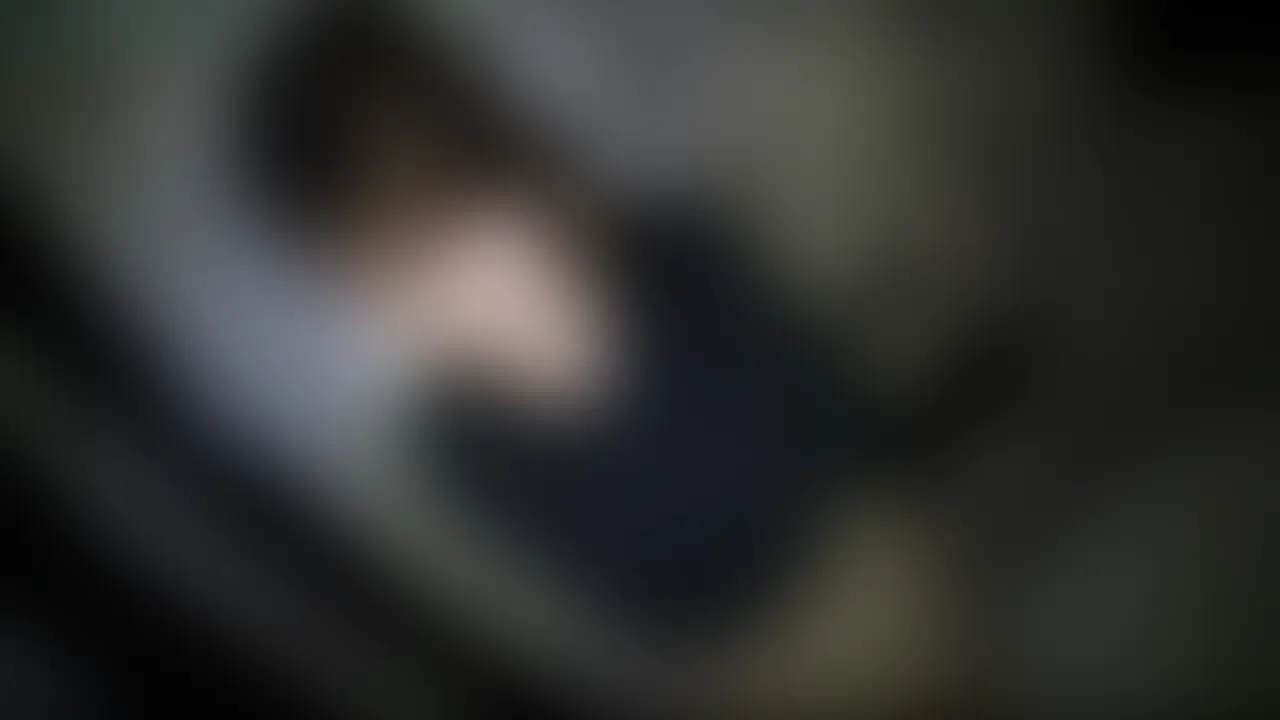 【顔出し】妊娠15週目で会えるうちにいっぱい会ってほしいってお願いされたGカップ看護師ちゃんとの内緒の生ハメ中出しセックス。

前初めて会った後僕とのエッチでスイッチ入っちゃったらしくて半年以上ぶりに彼氏さんとエッチしたけどなんか違ったらしくて、ただその際に妊娠したっぽい看護師ちゃん
そのことを突然ラインで報告してきて、その流れで僕に会える間にできるだけ会えませんかってお願いしてきたからそれまでの間たくさん会ってたくさんハメることにしました。
2日連続で会ってきた時の一日目のハメ撮りです。
2日目はまた後日。 (2/2)