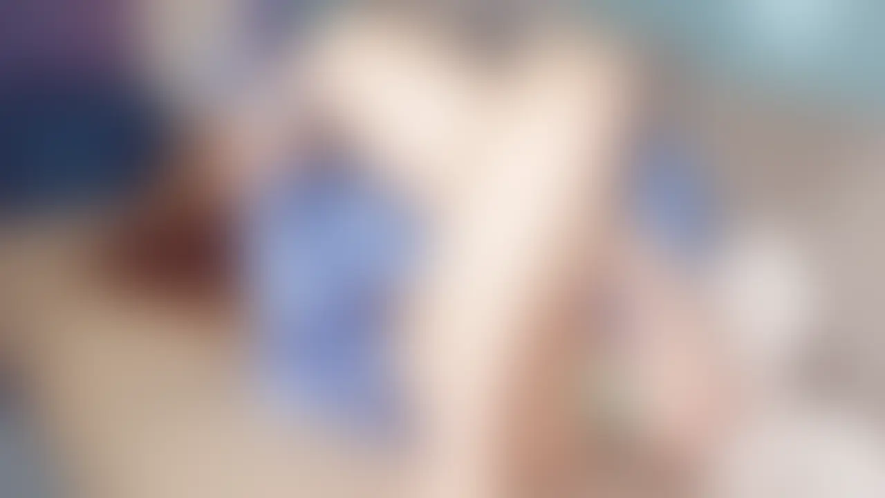 [ai 妄想#013] ダンスレッスン帰り、ソファで寝転びながらスマホを眺める夜


ai、20歳。
地方を拠点に活動しているアイドルで、ダンスや撮影のレッスンを重ねながら毎日を過ごしている。

この日はダンスレッスンを終えて帰宅した夜。
体を動かしたあとの疲れが残るまま、ソファに寝転んでスマホを眺めながらゆっくり過ごしている。
少し休むつもりが、そのまま体の力が抜けてリラックスした時間になっていく。

レッスン後の静かな部屋で、何も考えずに過ごすひととき。
外では見せない自然な姿で、ゆっくりと一日の疲れをほどいていく。
ダンスを頑張ったあとの、ai のささやかなオフの時間。 (2/2)