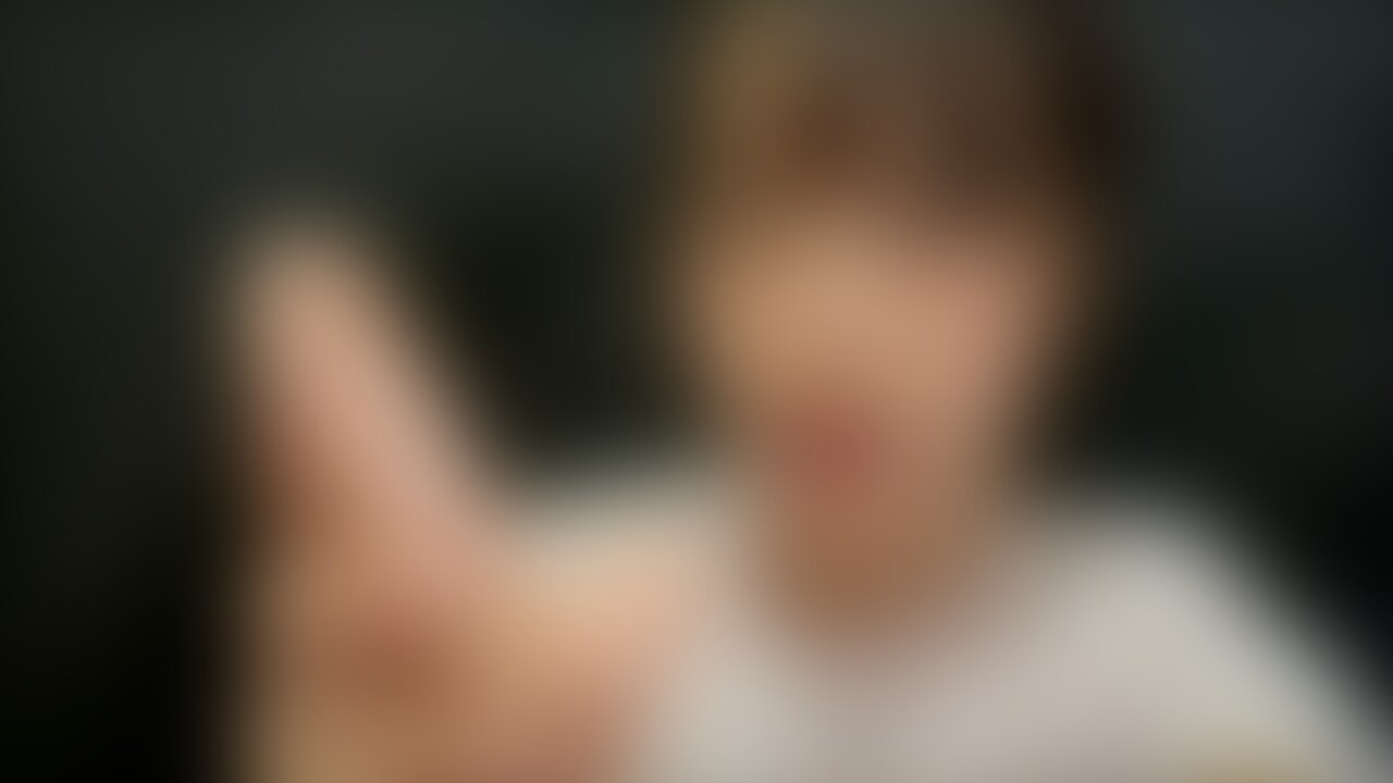 【ファン限定フル動画】🎁
どうしてもおちんちんでえっちしたくなっておもちゃのチンチンで気持ちいオナニーしちゃいました… (2/2)