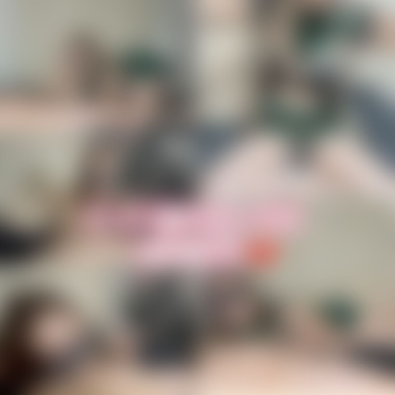 やっほ♡
お待たせしました🙇🏼♀️
インフル明けのフェラ抜きです❤️
仕事終わりだったのでドレスとヒール履いて
ジュポジュポフェラ🥰
下にある鏡で少しお尻も見えるよ🍑
大きい鏡欲しい🥺
発情期の野良猫が家の近くに居たみたいで
途中猫の鳴き声が所々入ってます⋯笑
今回我慢させ過ぎたみたいで
最後はいっぱい口の中に出してもらいました🤭
めぐのフェラしてるとこ見に来てね❤️ (2/2)