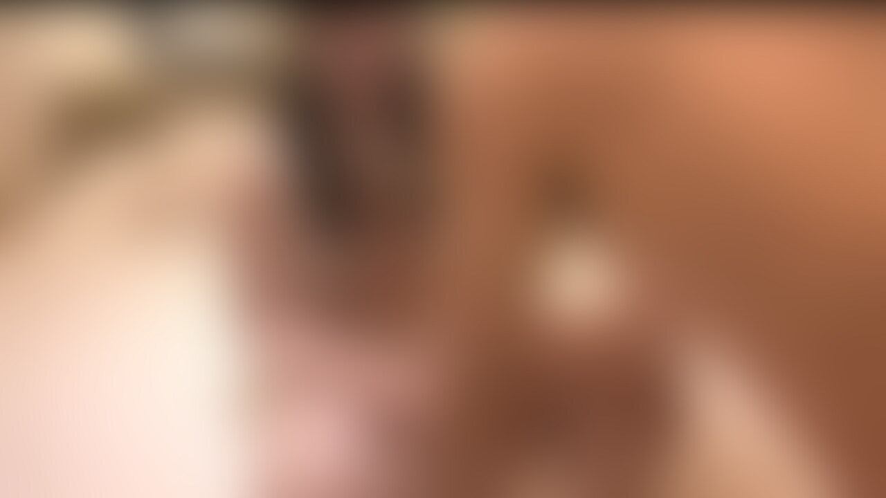 お久しぶりです🥰とても寒い日が続いていますがいかがお過ごしでしょうか・・❓🥶
まだまだ寒い日が続きそうですが、お体にお気を付けて下さい😶🌫️😌🌸🍵
今回はサスペンダーのうさぎさん🐇のコスプレをしてえっちなことをしてみました😍💗丁度卯年🐰だった事に後から気づきました🥰
出会い系サイトで会ったデカチン男性に色々な玩具を使って攻めて貰って、沢山イってしまいました・・😩☄️💥
ローターを膣内に挿入されて、更に電動の玩具でクリを刺激されたら・・・刺激に思わずおしっこ・・・謎の液体(?)をちょっと漏らしてしまってビックリしました・・😫💦
ローターを入れながらのクンニ👅やシックスナイン、気持ち良すぎて数え切れない位いっちゃってスッキリしちゃいました😍💗
最後は挿入シーンの所、慌てて撮影したので変な画角(?)撮影の仕方になってしまってごめんなさい😣💦
-09:34 Wローターを使って責めてもらいました🤤💕💗
-21:13 スティックタイプの振動玩具?とローターでお漏らし😣
-28:02 ローターを入れて貰いながらクンニ🐶👅で絶頂💗
-33:43 おちんちんをしゃぶしゃぶ🍌👅させて貰う🥰
-36:12 シックスナインで舐め合いっこ☺️💗
-41:23 でかいおちんちん挿入🤤🍌
-41:43 たっぷりのザーメン射精😳 (2/2)